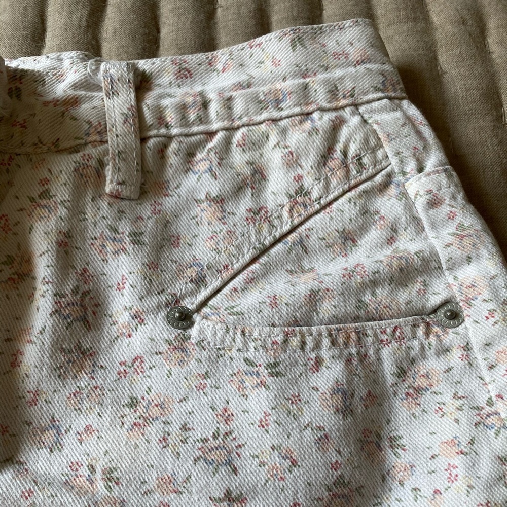 Floral High Waisted Shorts 🌸
